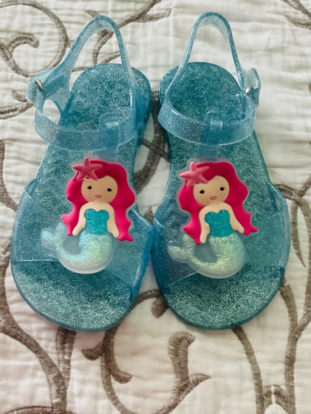 Old Navy Sparkle Blue Jelly Sandals with Pink Mermaid Charm